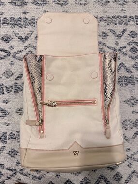 KELLY WYNNE Bon Voyage Backback